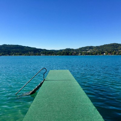 Werden unsere Enkelkinder noch intakte Seeufer vorfinden? Blick von Sekirn (Foto: Volker Dienst)